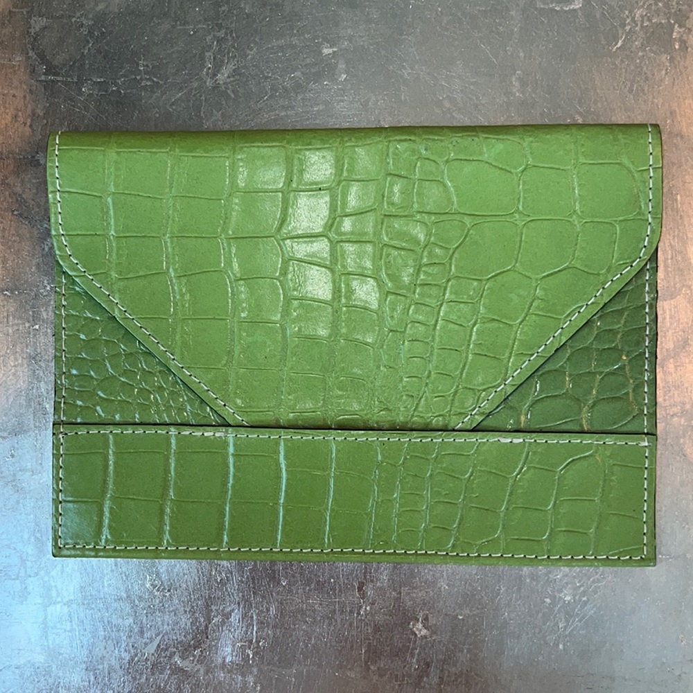 Raika green “alligator” photo envelope for 4” x 6” photos-NWOT & stated flaws